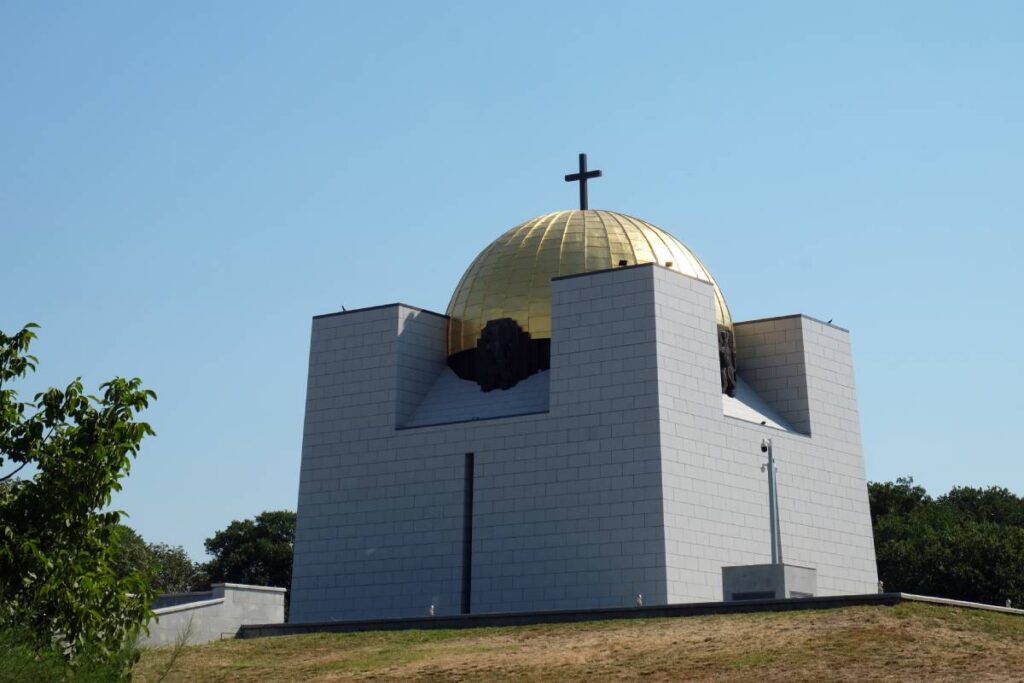 Panthéon des héros à Roussé (Bulgarie) ©Etpourtantelletourne.fr