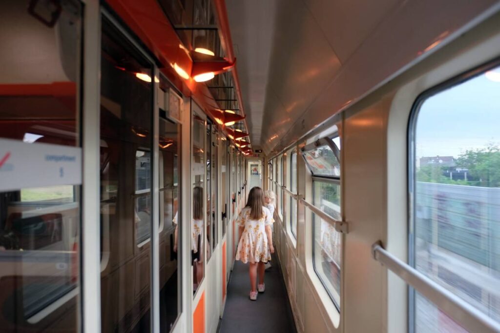 Se rendre en train en Transylvanie - Roumanie ©Etpourtantelletourne.fr