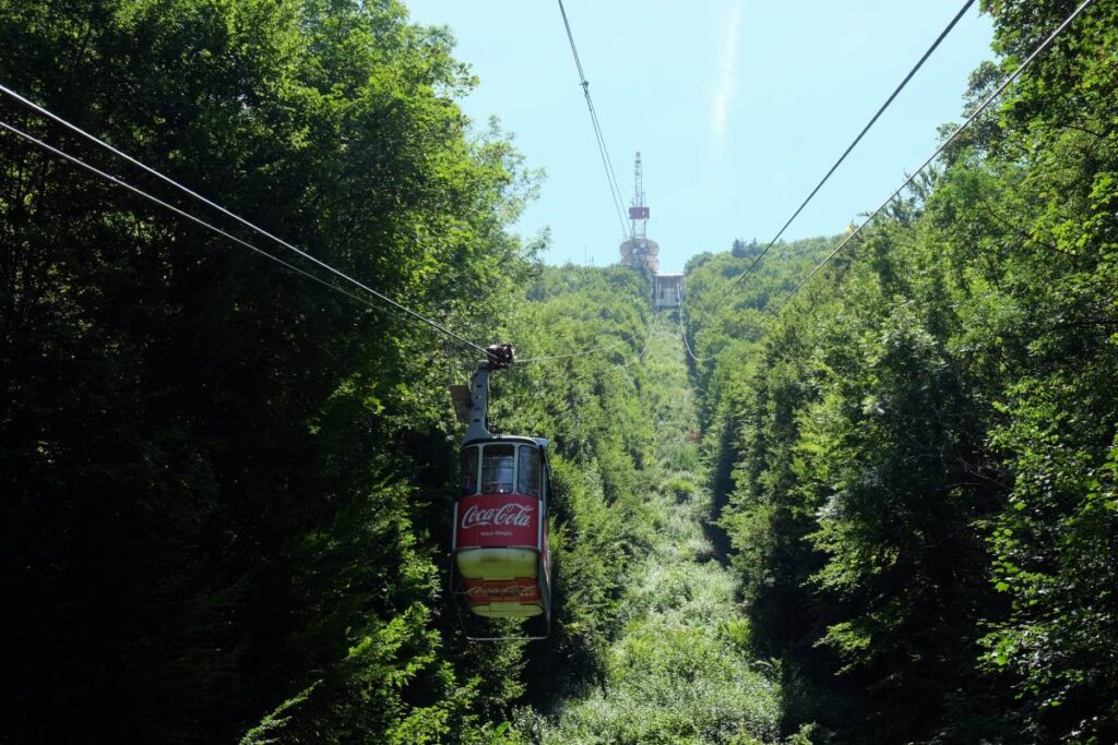 Visiter Brasov en famille : accès en télécabine à la colline Tampa ©Etpourtantelletourne.fr