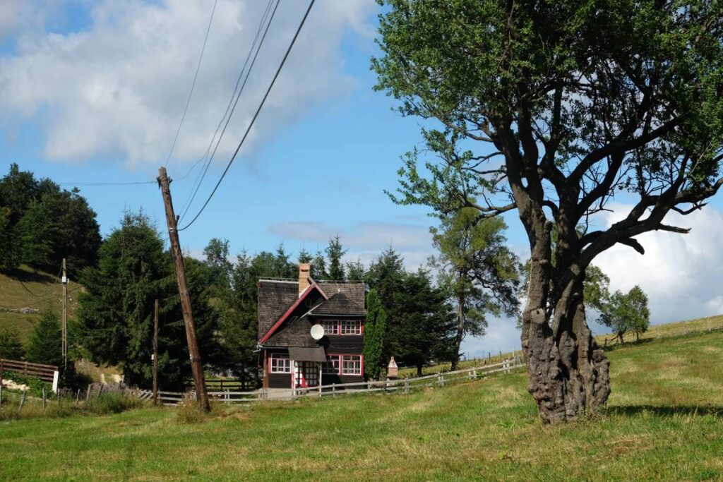 Visiter la Transylvanie en famille : Randonner autour d'Ursa Mica à Ciocanu ©Etpourtantelletourne.fr