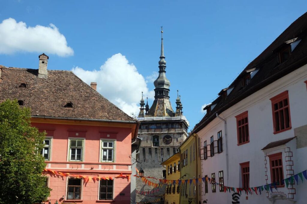 Visiter Sighisoara en famille : tour de l'horloge ©Etpourtantelletourne.fr