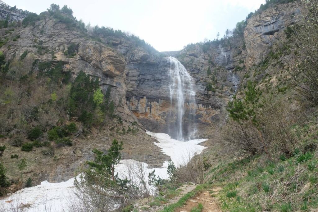 Randonnée à Canfranc - cascade Olla de Estiviellas ©Etpourtantelletourne.fr
