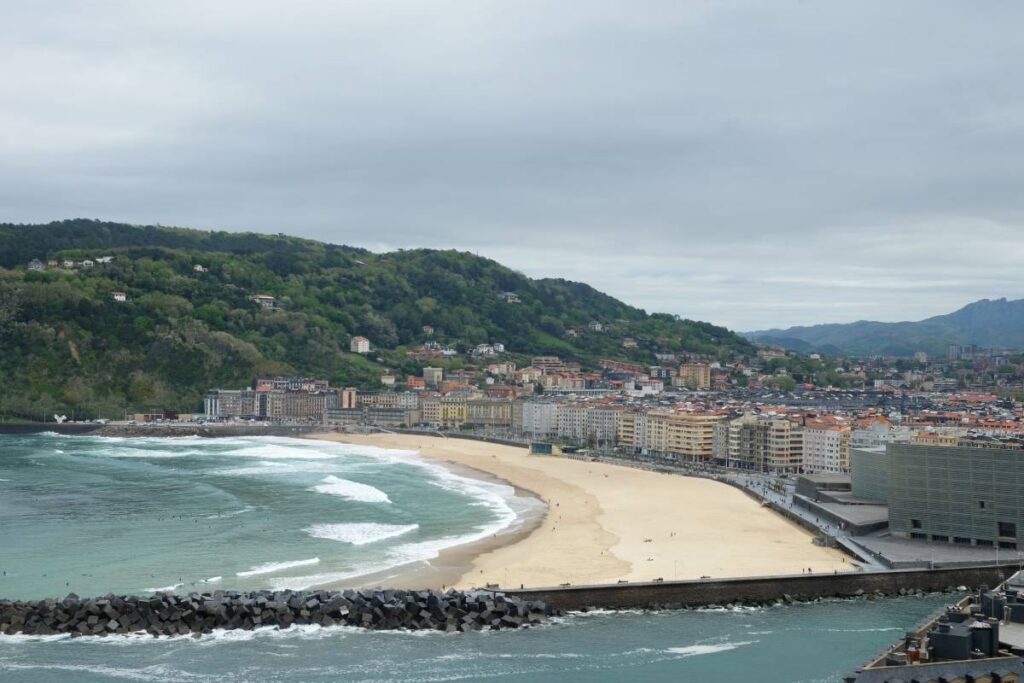 Vue panoramique Saint Sebastien (Espagne) ©Etpourtantelletourne.fr