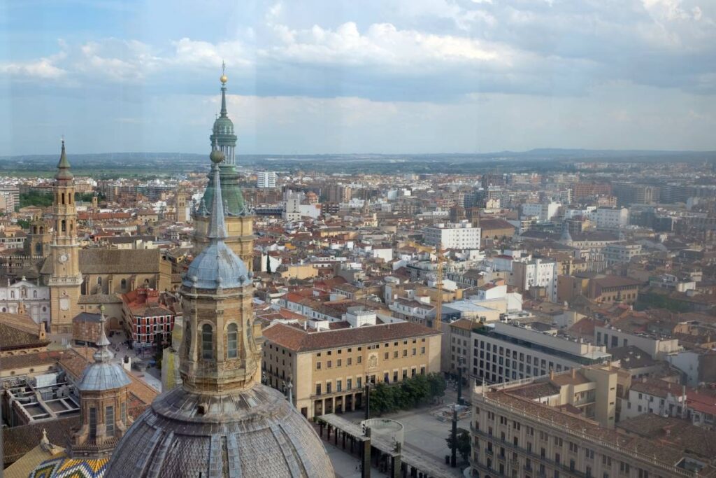 Visiter Saragosse (Espagne) - vue panoramique tour de la basilique de Notre-Dame du Pilier de Saragosse ©Etpourtantelletourne.fr