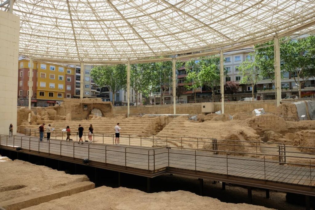 Visiter Saragosse (Espagne) - théâtre romain ©Etpourtantelletourne.fr