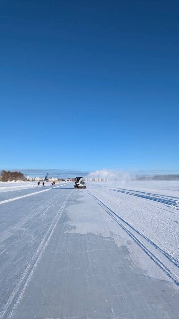 Piste de glace Lulea (Suède) ©Etpourtantelletourne.fr