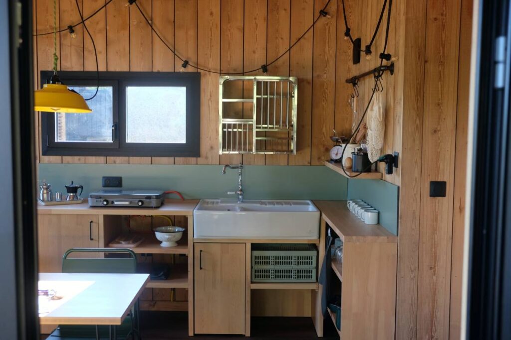 Cabane en bois Bon Air Club - Week-end en famille dans les Alpes mancelles (Sarthe) ©Etpourtantelletourne.fr