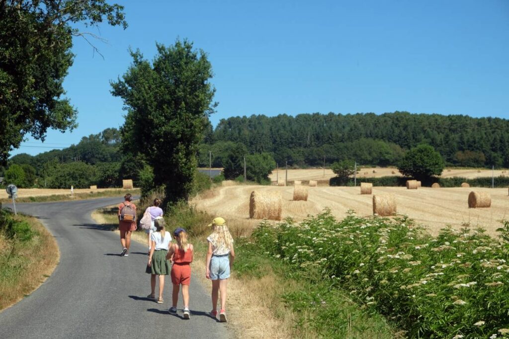Randonnées autour de Bon Air Club - Week-end en famille dans les Alpes mancelles (Sarthe) ©Etpourtantelletourne.fr