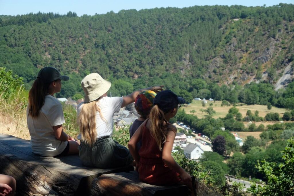 Vue panoramique butte de Narbonne - Week-end en famille dans les Alpes mancelles (Sarthe) ©Etpourtantelletourne.fr