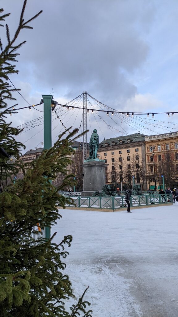 Visiter Stockholm en hiver - patinoire ©Etpourtantelletourne.fr
