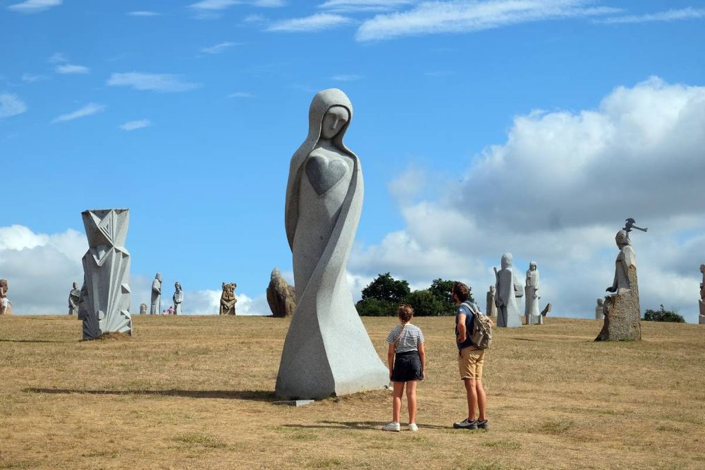4 jours en van et en famille en Bretagne : vallée des Saints ©Etpourtantelletourne.fr